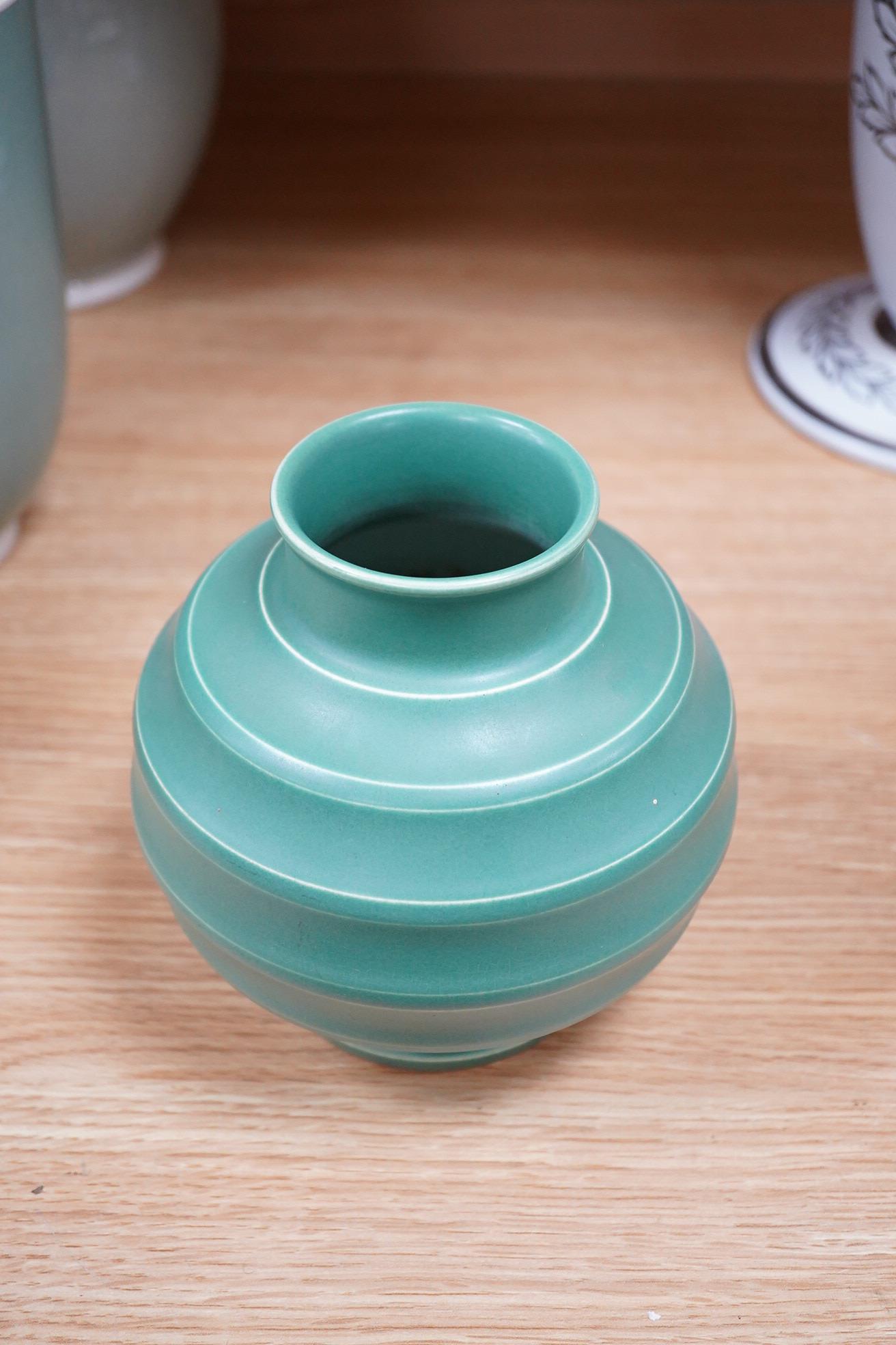 Keith Murray for Wedgwood globe vase in green, 16cm high
